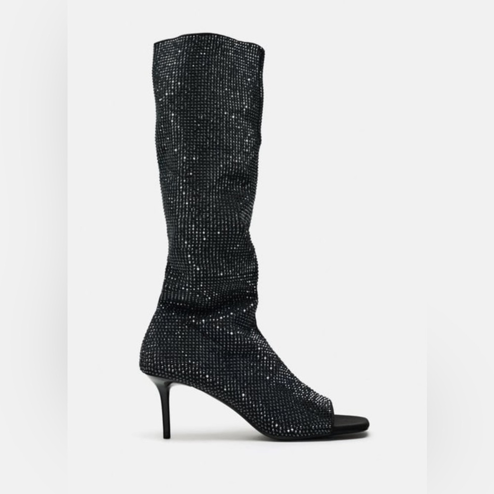ZARA SHINY OPEN TOE HEELED BOOTS
BLACK SIZE 7.5